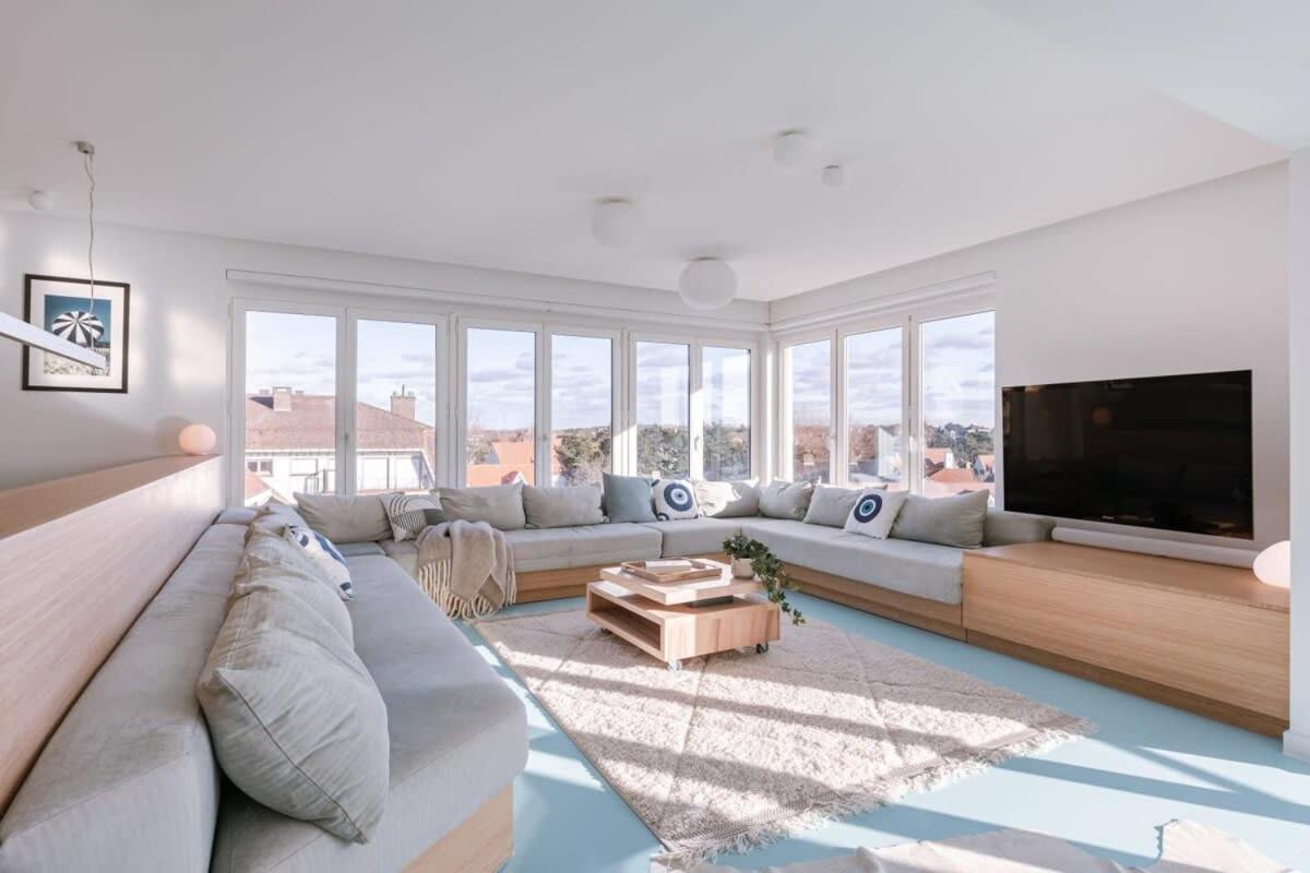 Huswell - Beautiful With Stunning View